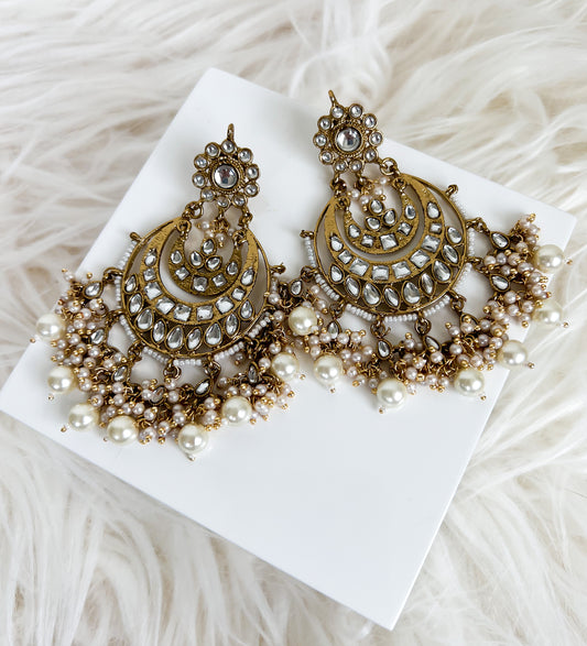 Gold/pearl earrings